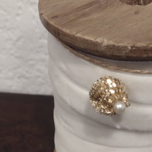 White Velvet Ribbon Spool, 10 Yards, NWT - Picture 2 of 2